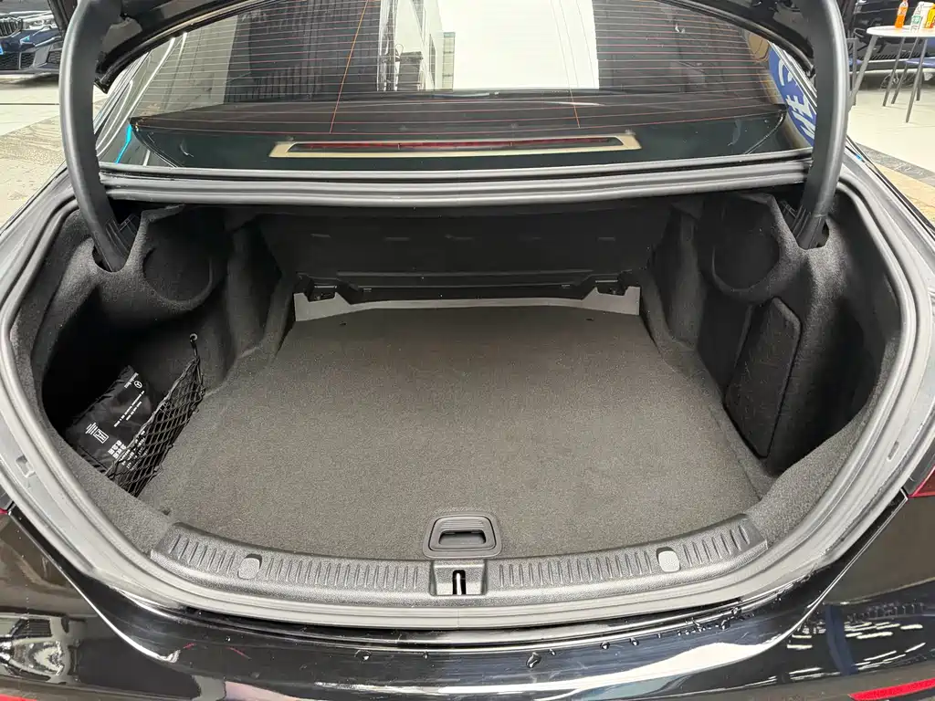 Mercedes-Benz E-Class 2021 — фото 18