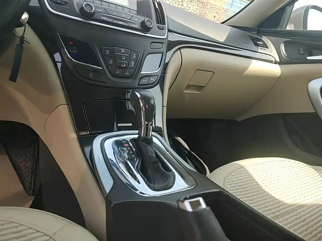 Buick Regal 2015 — фото 14