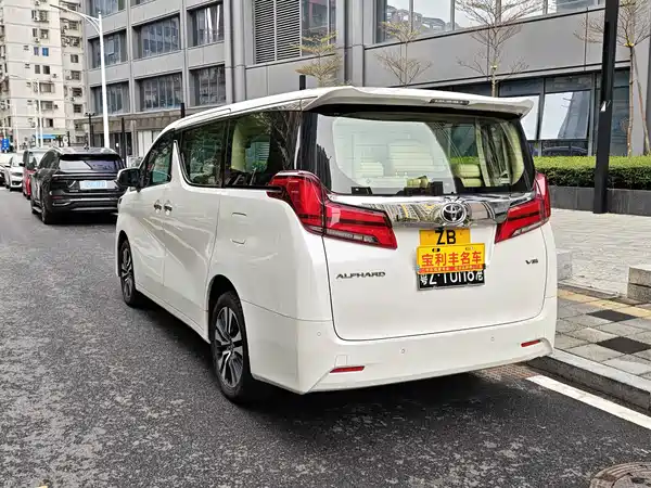Toyota Alphard 2018