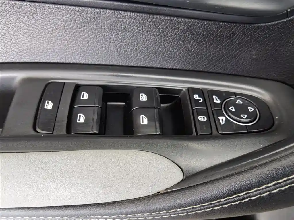 BYD Seal 05 DM-i 2025 — фото 9