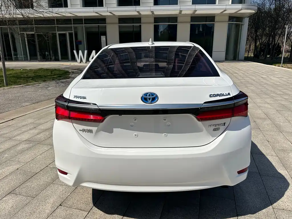 Toyota Corolla 2017 — фото 5