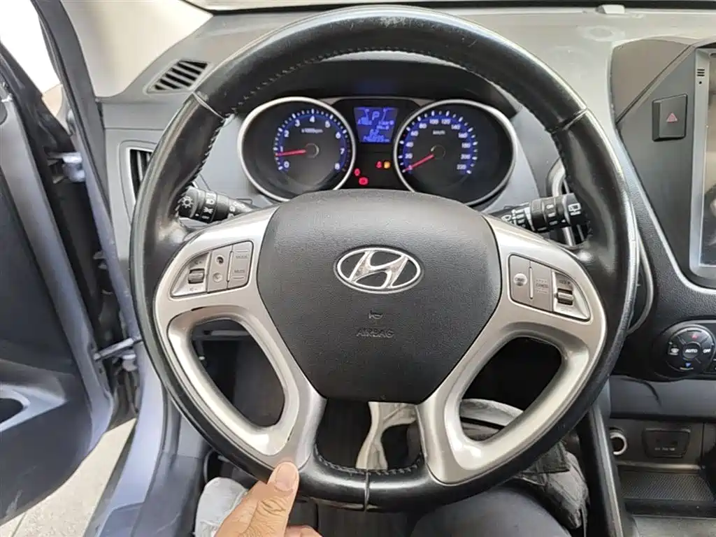 Hyundai ix35 2016 — фото 11