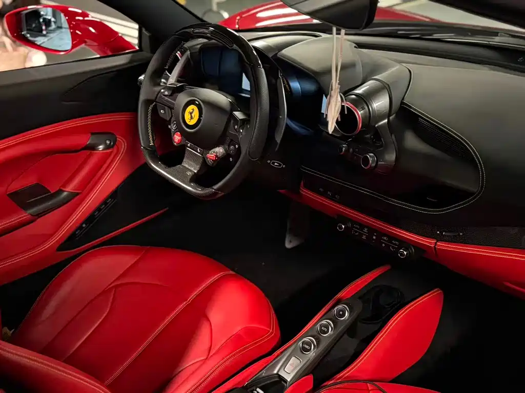 Ferrari F8 2022 — фото 11