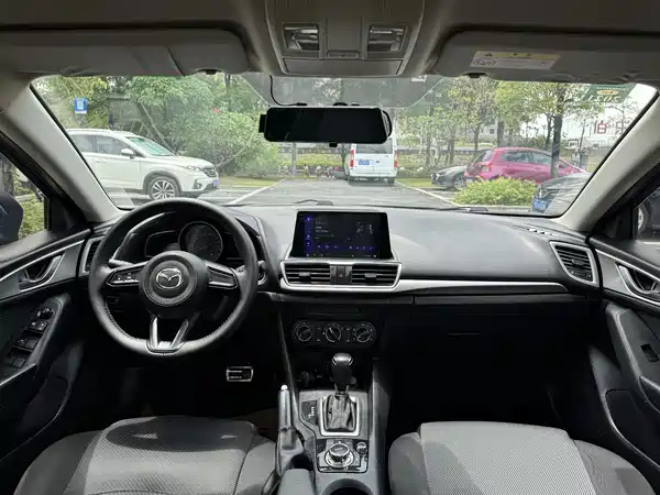 Mazda 3 Axela 2019