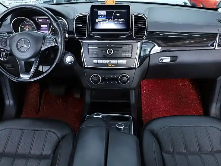 Mercedes-Benz GLE 2018 — фото 13