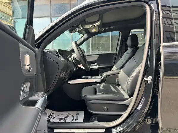 Mercedes-Benz GLB 2024