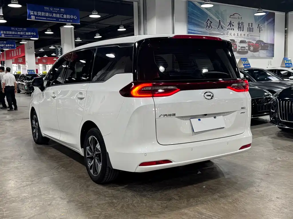 GAC Motor Trumpchi M6 2021 — фото 6
