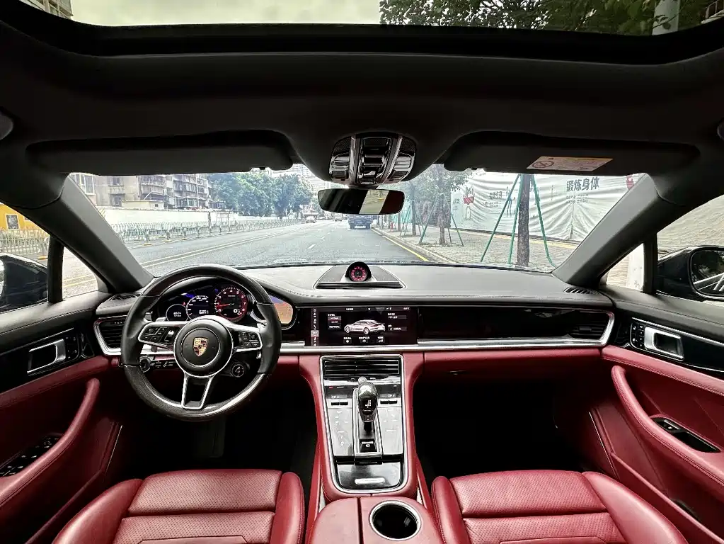 Porsche Panamera 2019 — фото 18