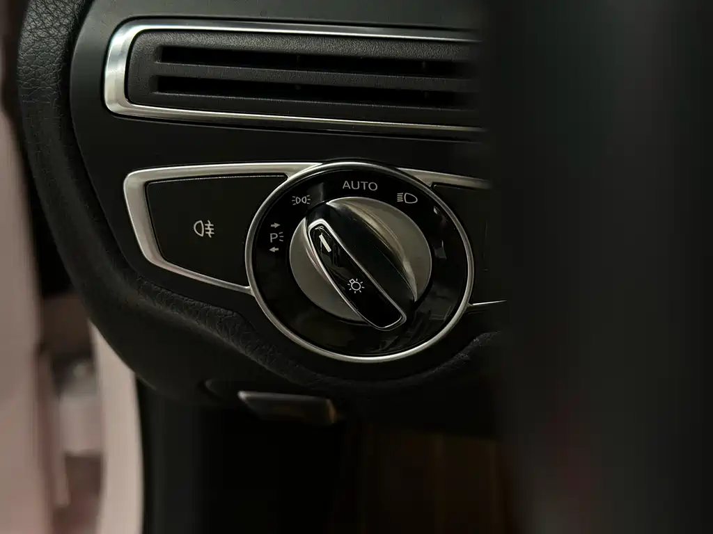 Mercedes-Benz C-Class 2015 — фото 18