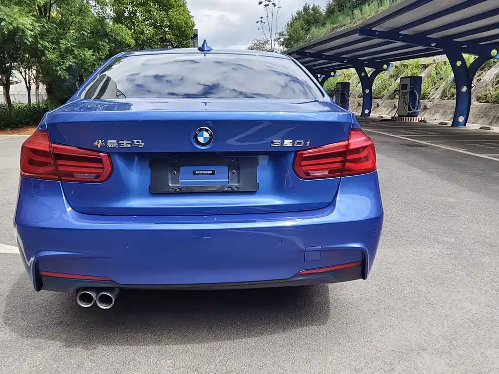 BMW 3 Series 2017 — фото 29