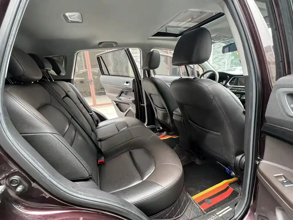GAC Motor Trumpchi GS4 2015 — фото 8