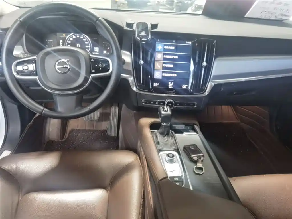 Volvo S90 2017 — фото 10
