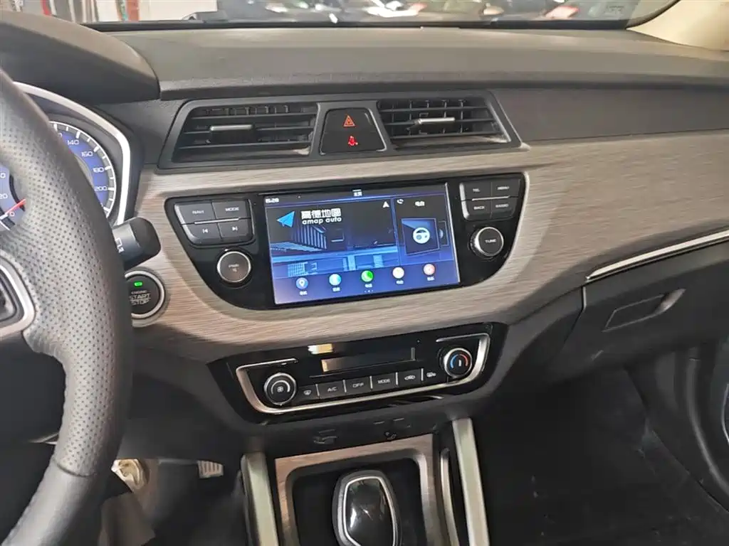 Geely Vision X3 2017 — фото 13