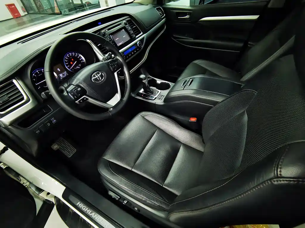 Toyota Highlander 2016 — фото 8
