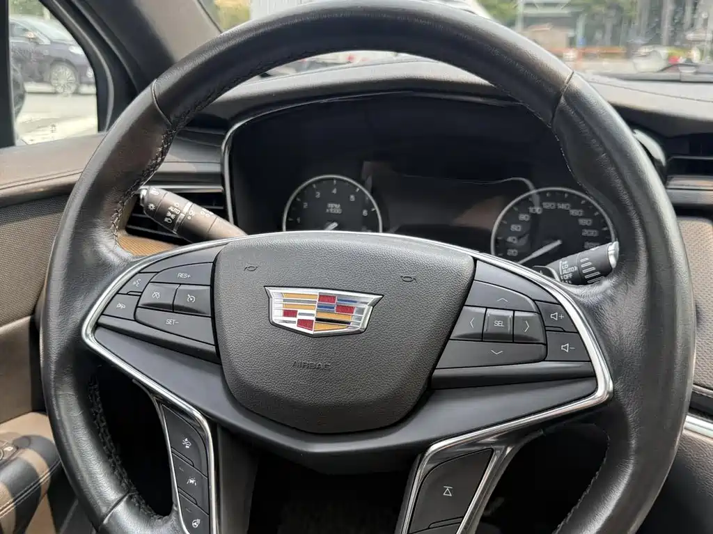 Cadillac XT5 2019 — фото 17