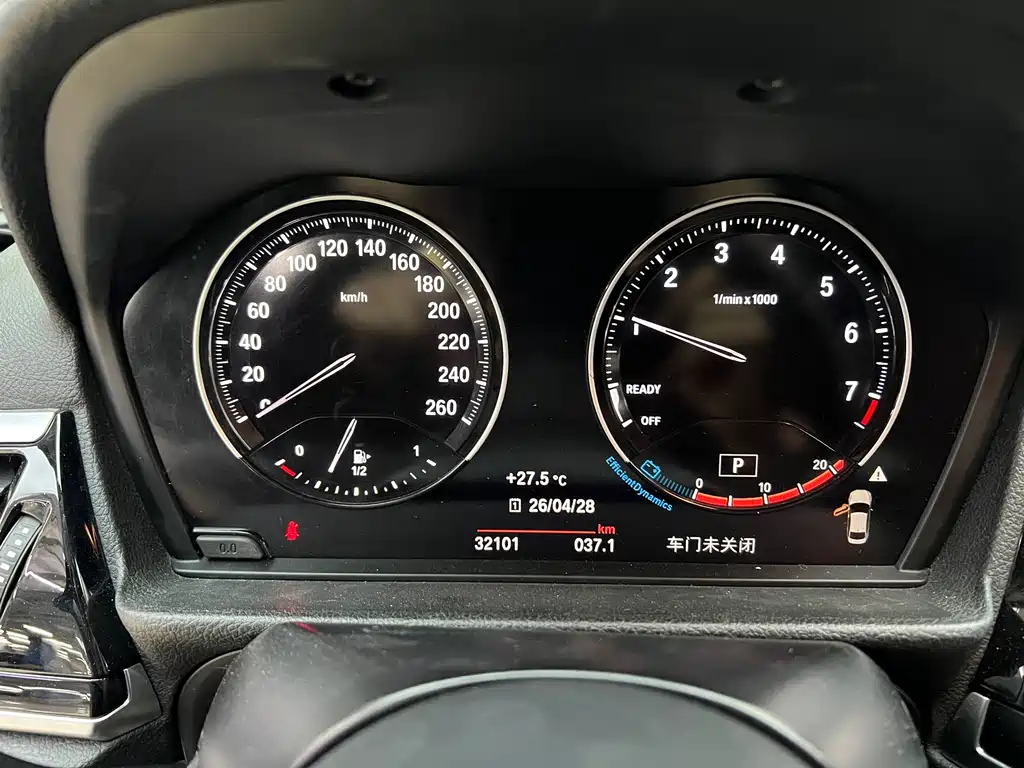 BMW 1 Series 2022 — фото 15
