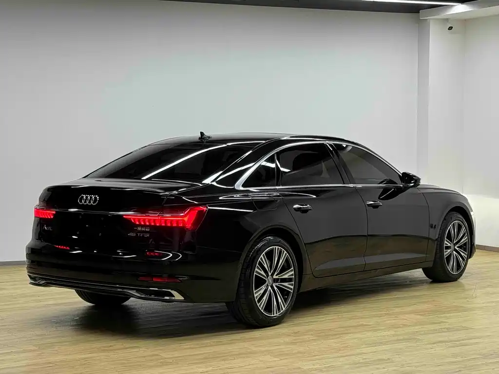 Audi A6L 2024 — фото 28