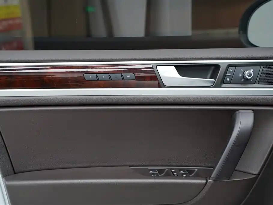 Volkswagen Touareg 2015 — фото 14