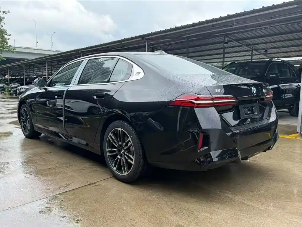 BMW 5 Series 2026