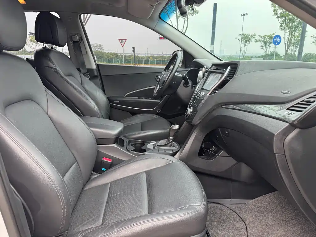 Hyundai Santa Fe 2014 — фото 13