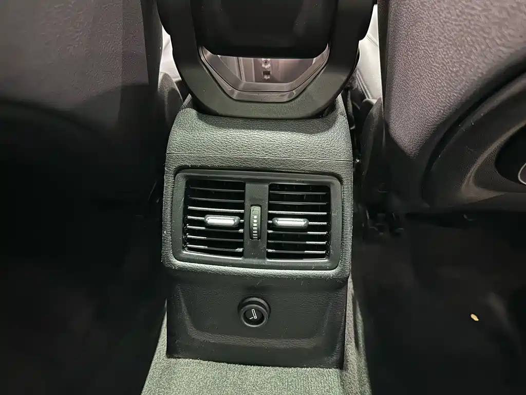 BMW X1 2017 — фото 13