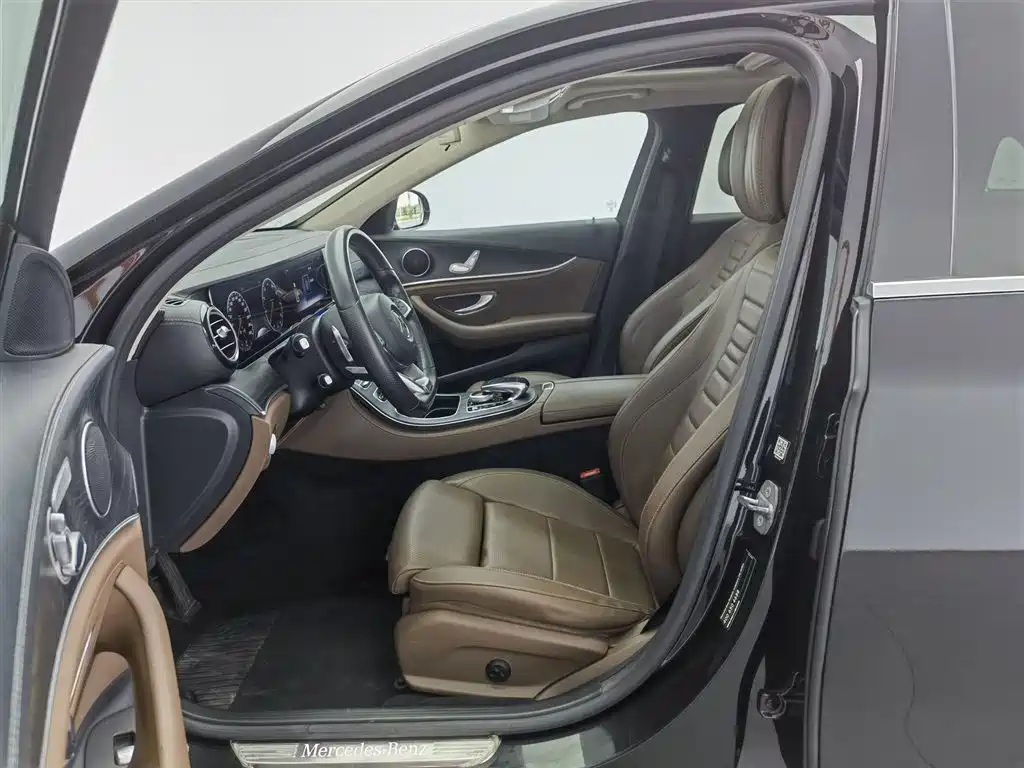 Mercedes-Benz E-Class 2018 — фото 10
