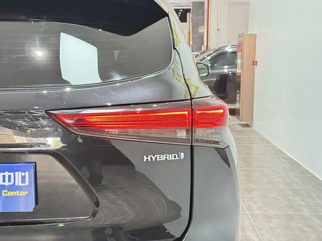 Toyota Highlander 2022 — фото 26