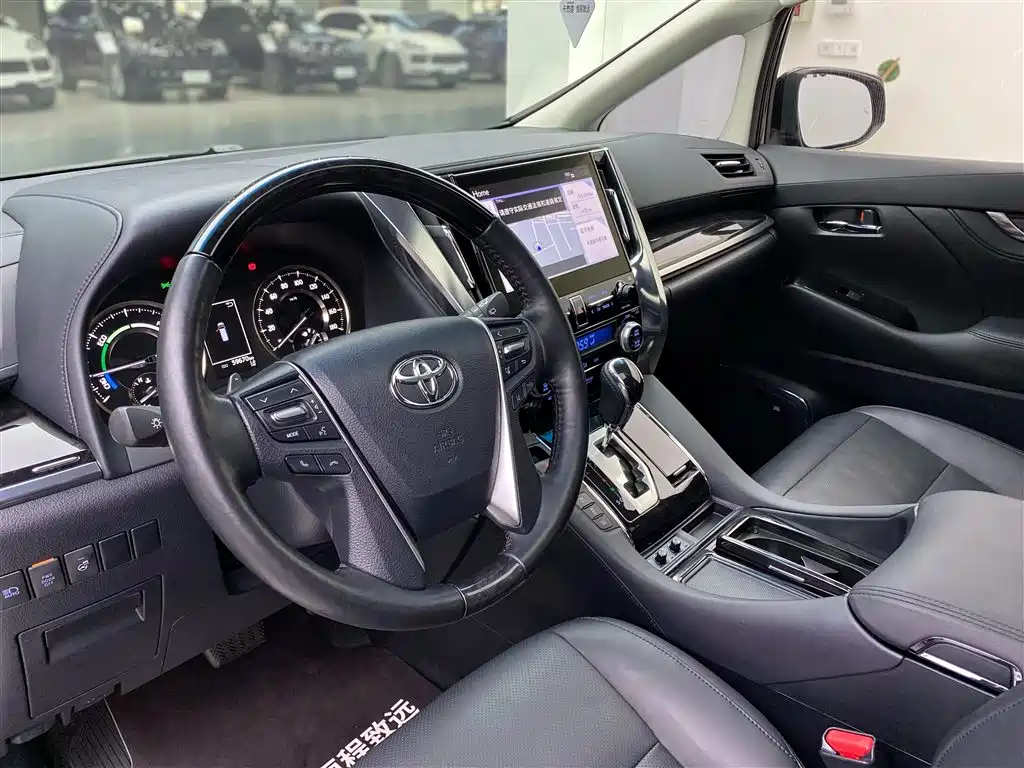 Toyota Vellfire 2023 — фото 5