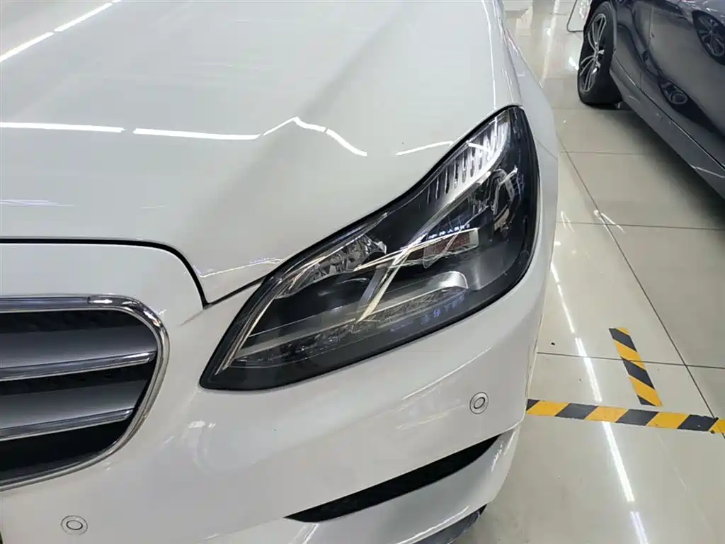 Mercedes-Benz E-Class 2014 — фото 23