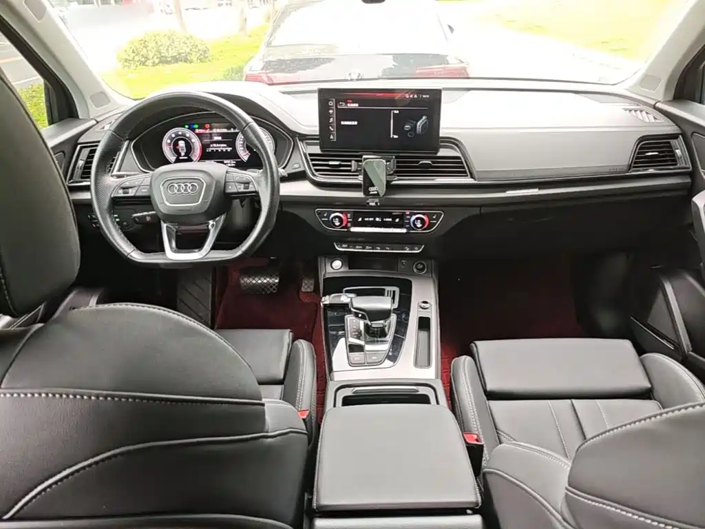 Audi Q5L 2023 — фото 10