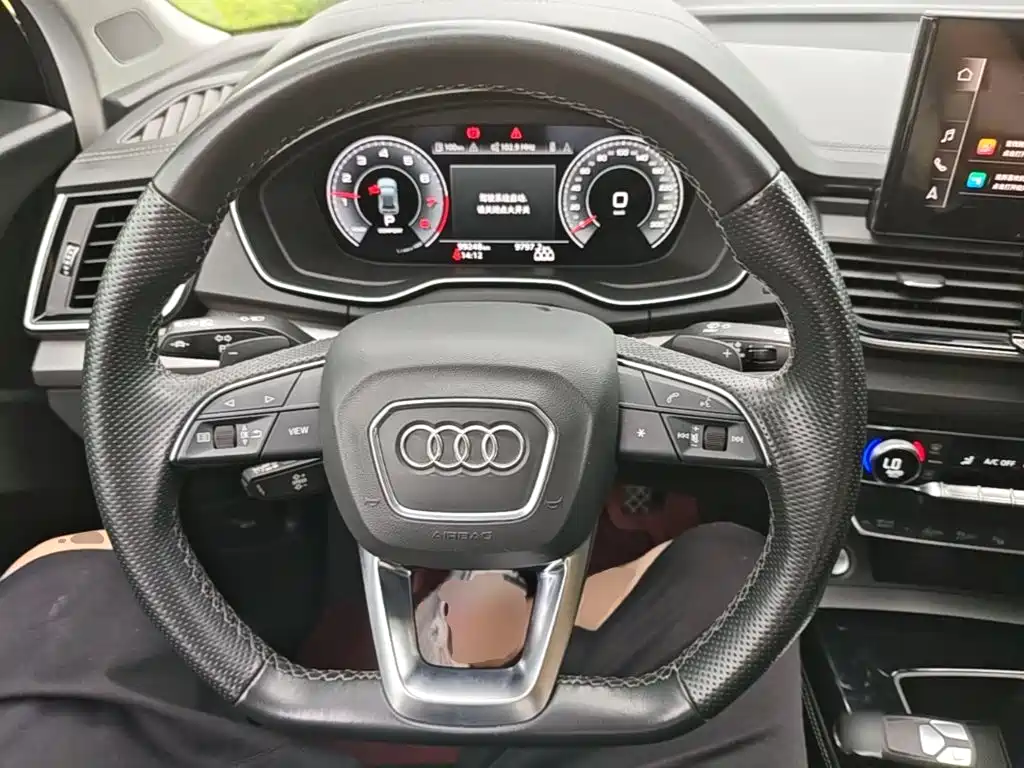 Audi Q5L 2023 — фото 11