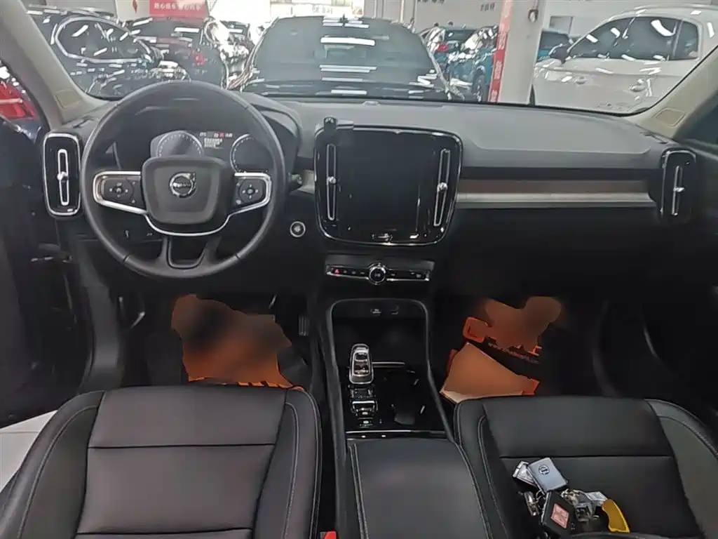 Volvo XC40 2021 — фото 10