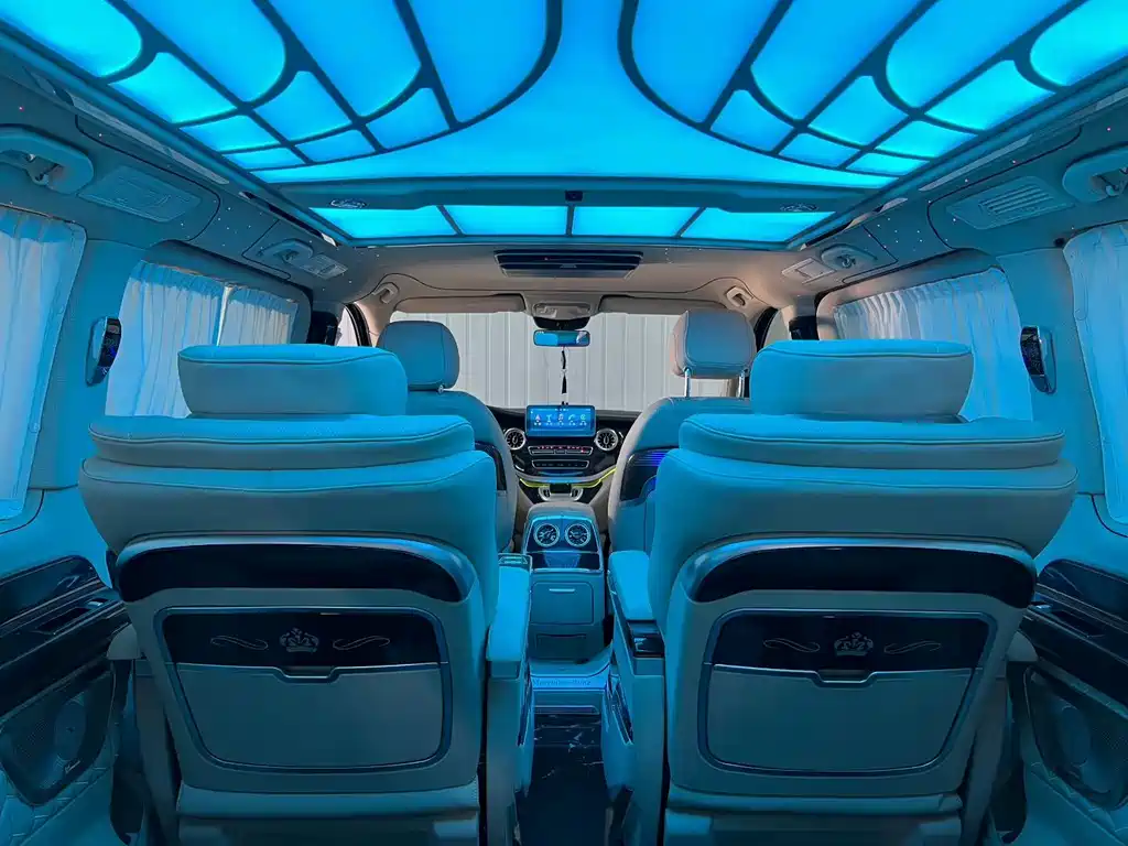 Mercedes-Benz Vito 2023 — фото 6