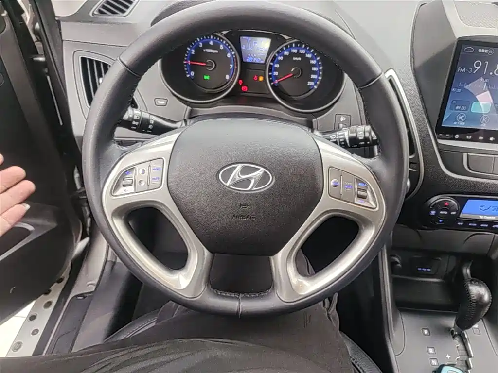 Hyundai ix35 2016 — фото 11