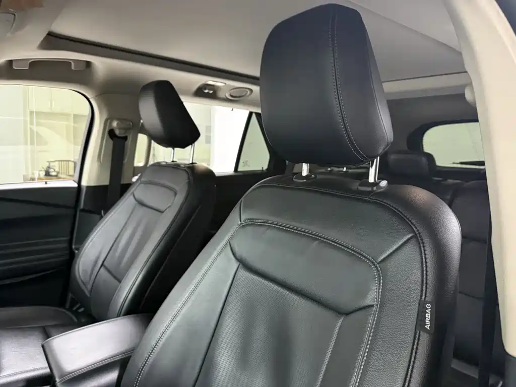 Ford Explorer 2021 — фото 11