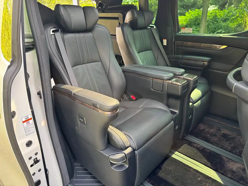 Toyota Alphard 2021 — фото 14