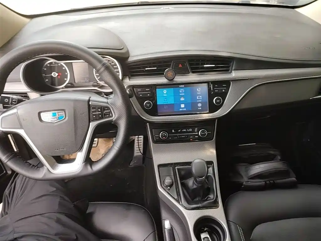 Geely Emgrand GS 2017 — фото 10