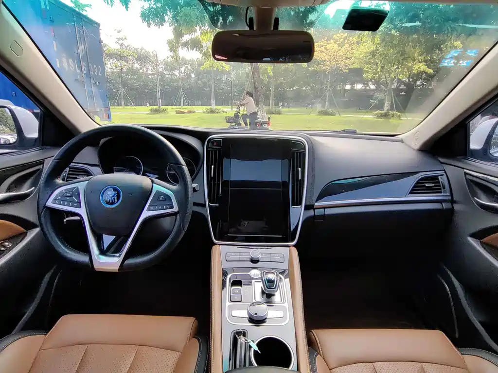 BYD Qin NEV 2018 — фото 16
