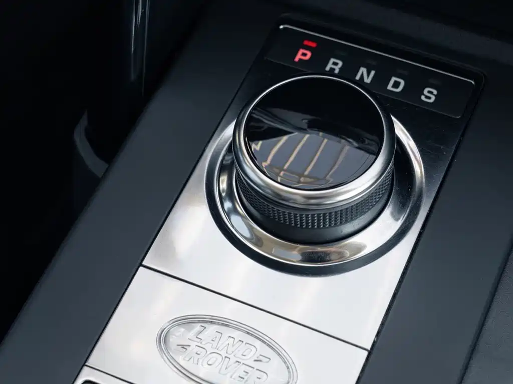 Land Rover Discovery 2018 — фото 11