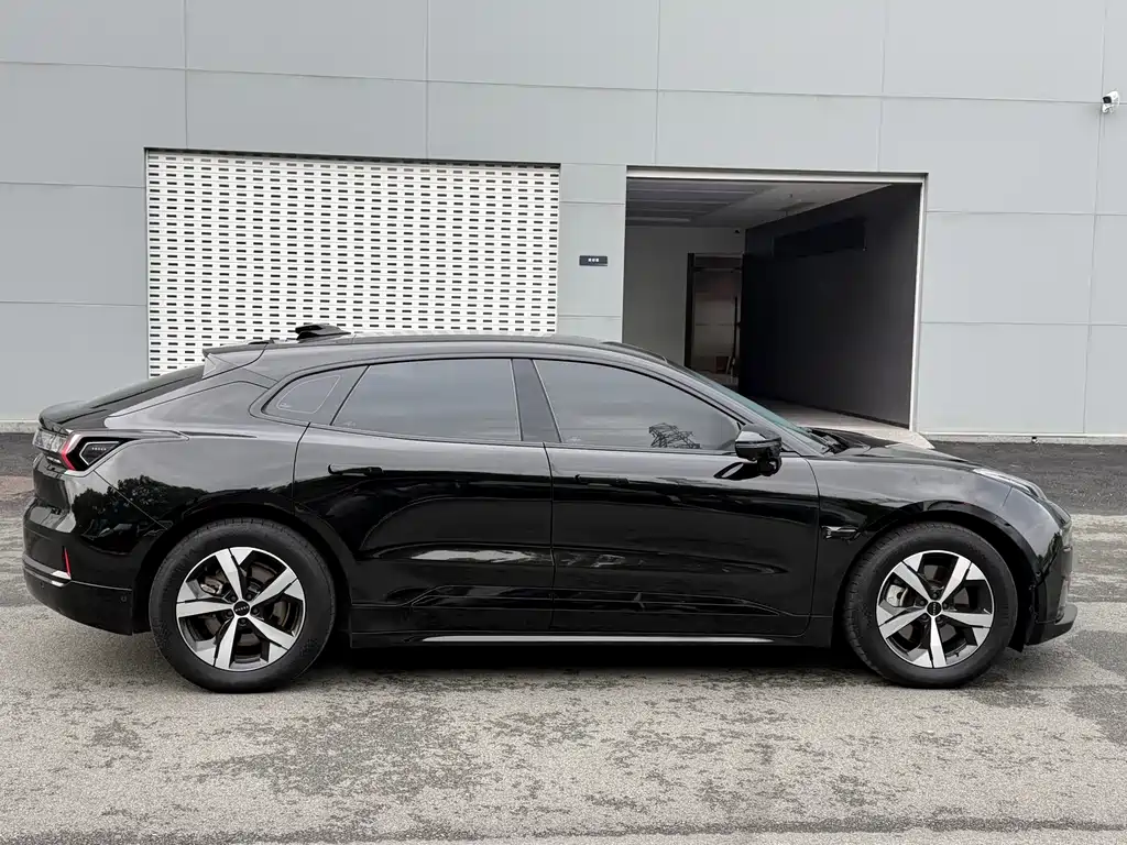 Zeekr 001 2023 — фото 16