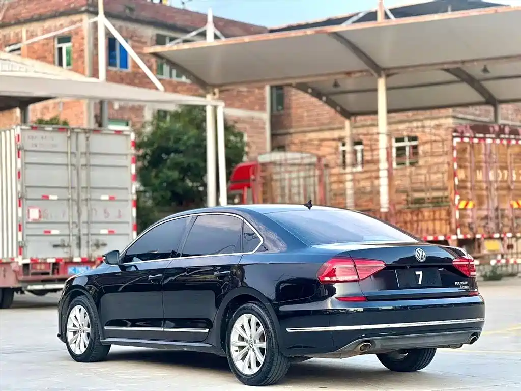 Volkswagen Passat 2017 — фото 5