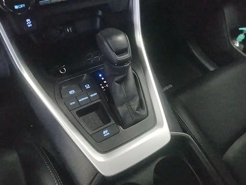 Toyota Wildlander 2020 — фото 14