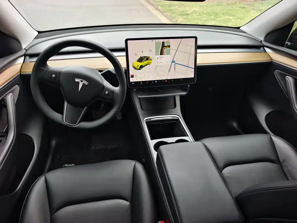 Tesla Model Y 2021 — фото 13