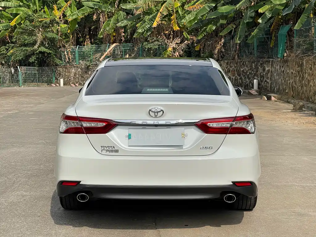 Toyota Camry 2019 — фото 9