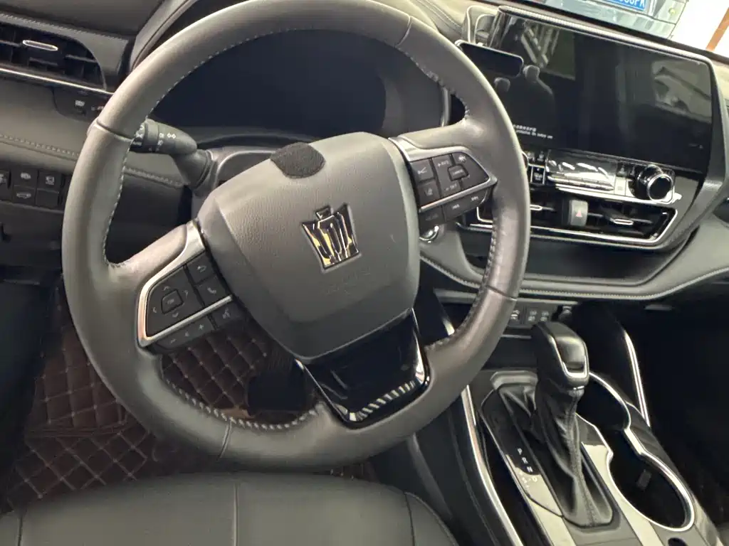 Toyota Crown Kluger 2023 — фото 10