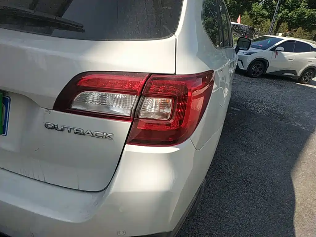 Subaru Outback 2015 — фото 24
