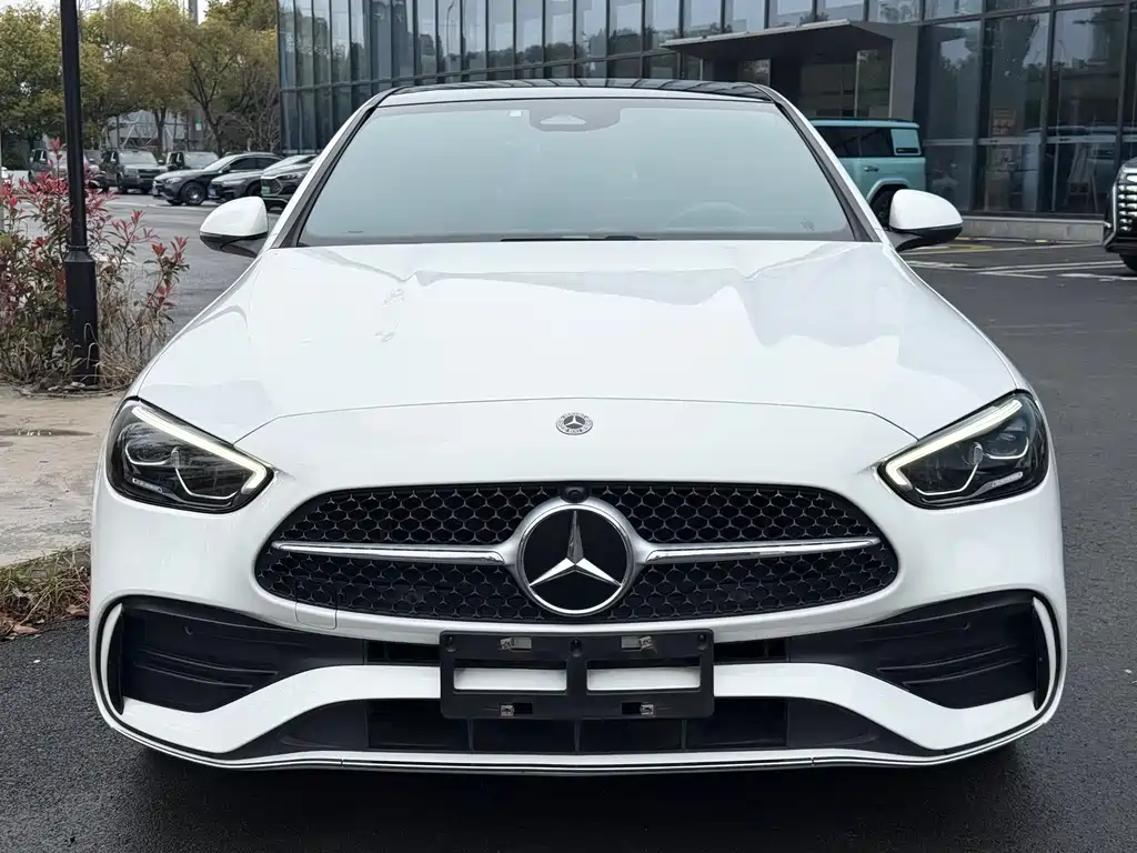 Mercedes-Benz C-Class 2023 — фото 3
