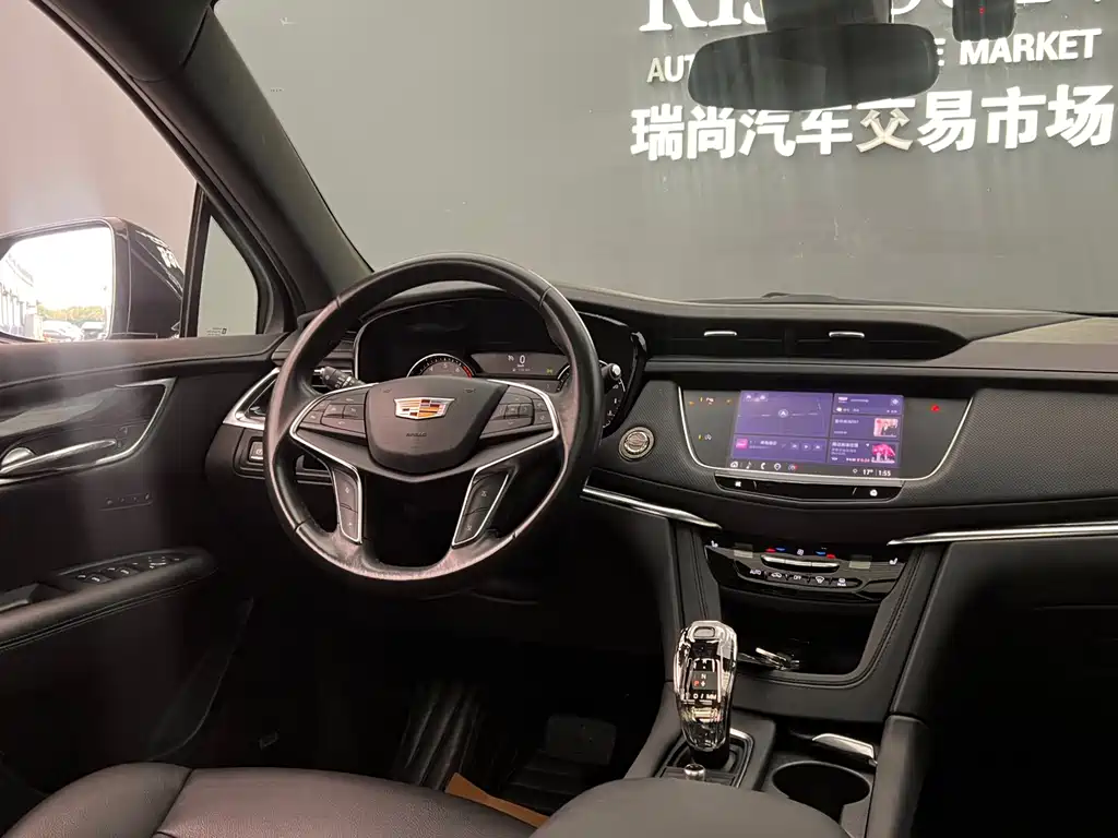 Cadillac XT5 2020 — фото 18