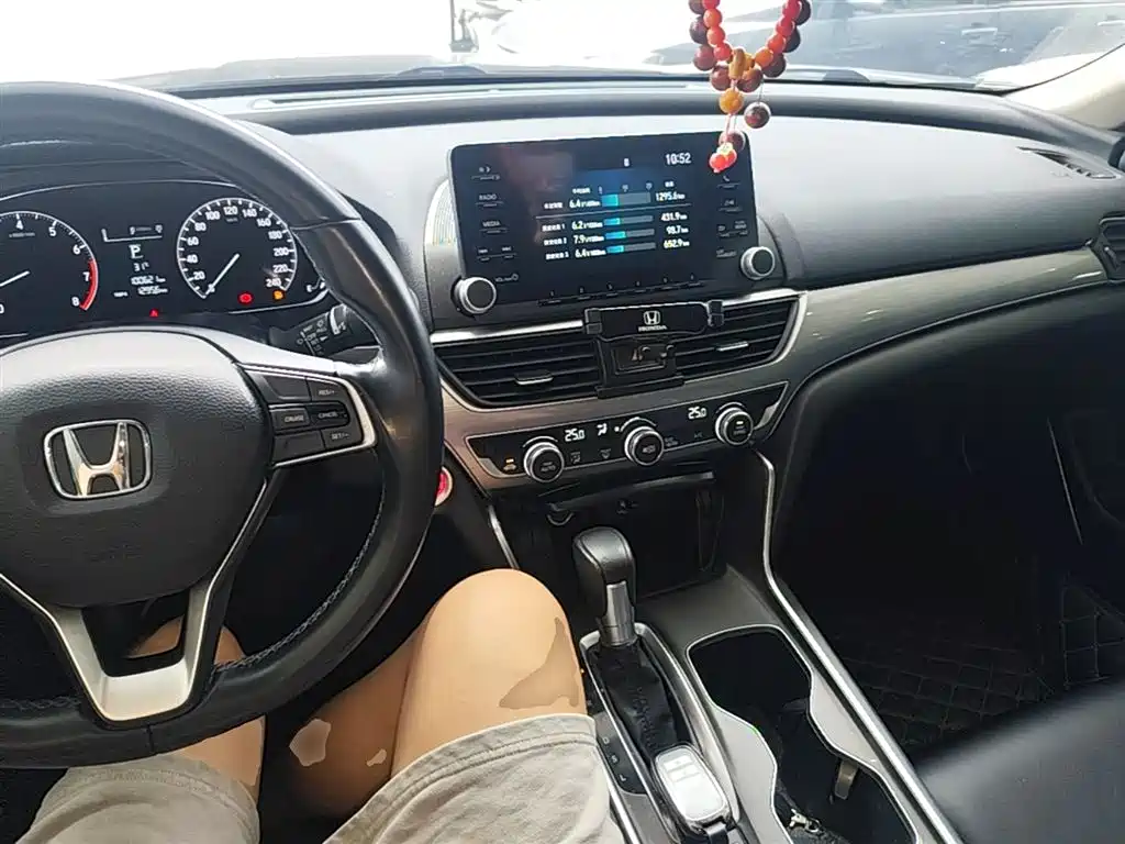Honda Accord 2020 — фото 10