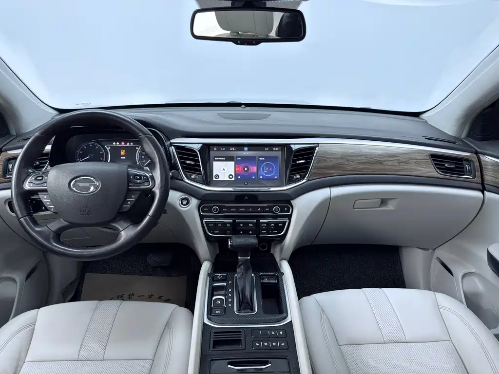 GAC Motor Trumpchi GS8 2017 — фото 5